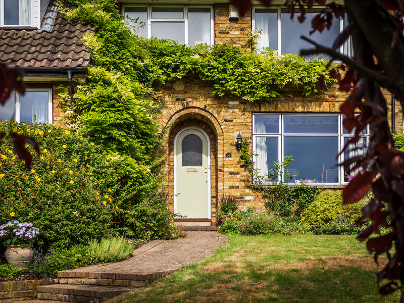 4 Bed House Detached For Sale in Coulsdon