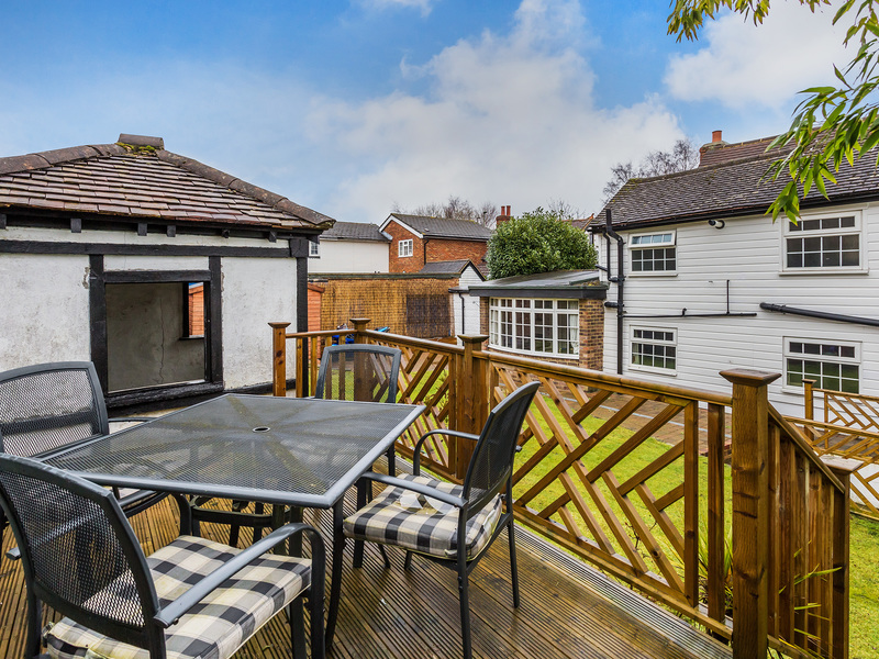 4 bed House - Semi For Sale in Tadworth, Surrey - 3