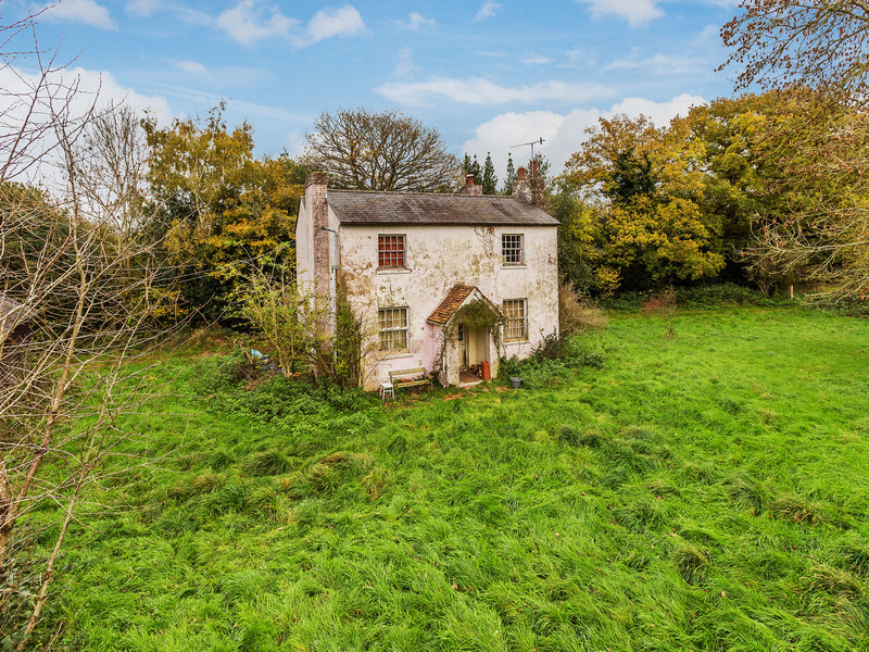 3 bed House - Detached For Sale in Lowfield Heath, West Sussex