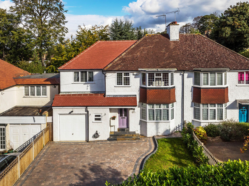 4 bed House - Semi For Sale in Coulsdon, Surrey