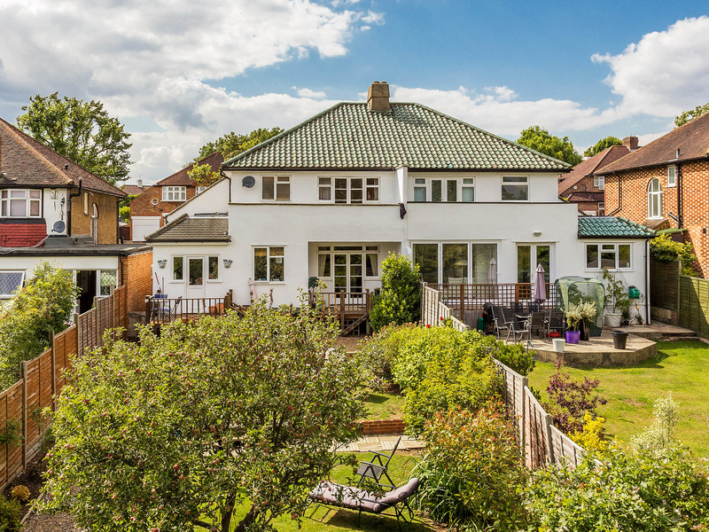 4 bed House - Semi For Sale in Epsom, Surrey