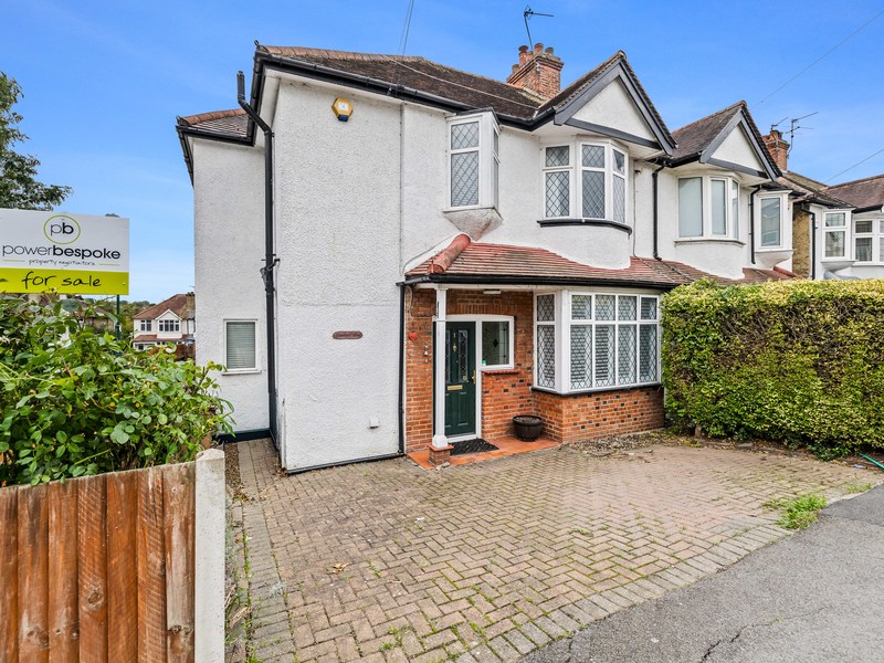 4 bed House - Semi For Sale in Worcester Park, Surrey