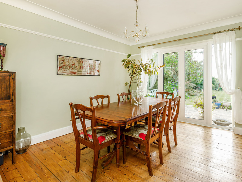 4 Bed House Detached For Sale in Tadworth