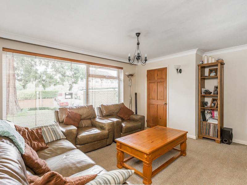 3 Bed House Semi For Sale in Reigate