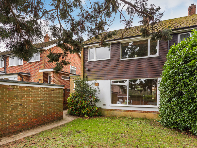 3 Bed House Semi For Sale in Reigate