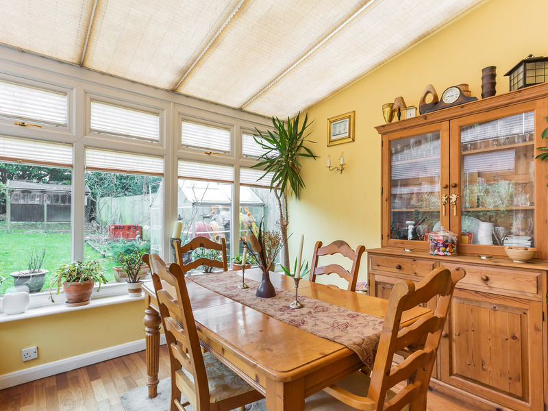 3 Bed House Semi For Sale in Reigate