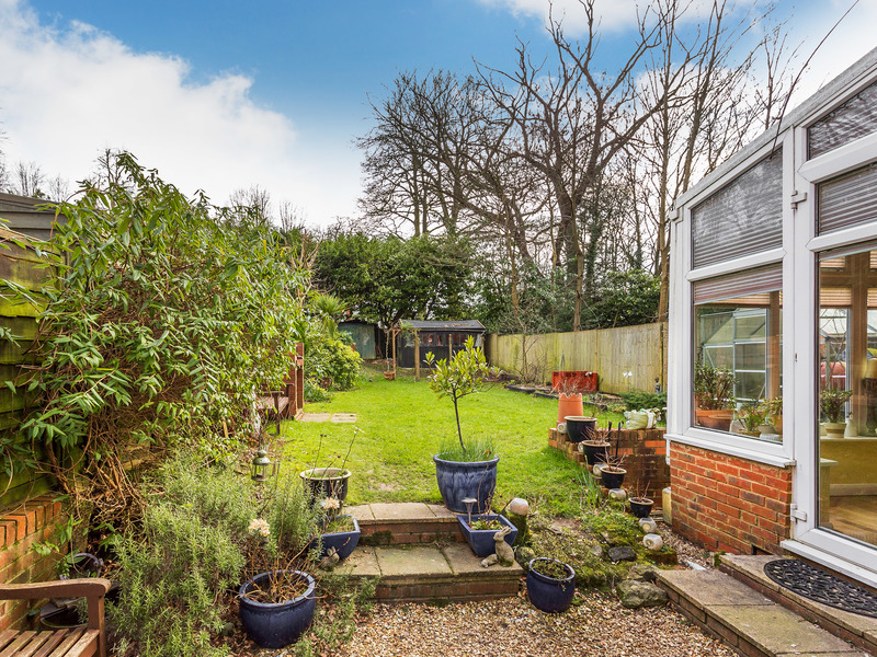 3 Bed House Semi For Sale in Reigate