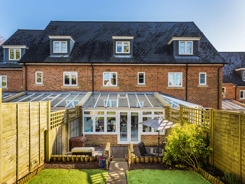 4 bed House - Townhouse For Sale in Redhill, Surrey