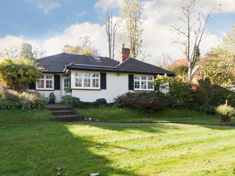 4 bed House - Detached For Sale in Purley, Surrey