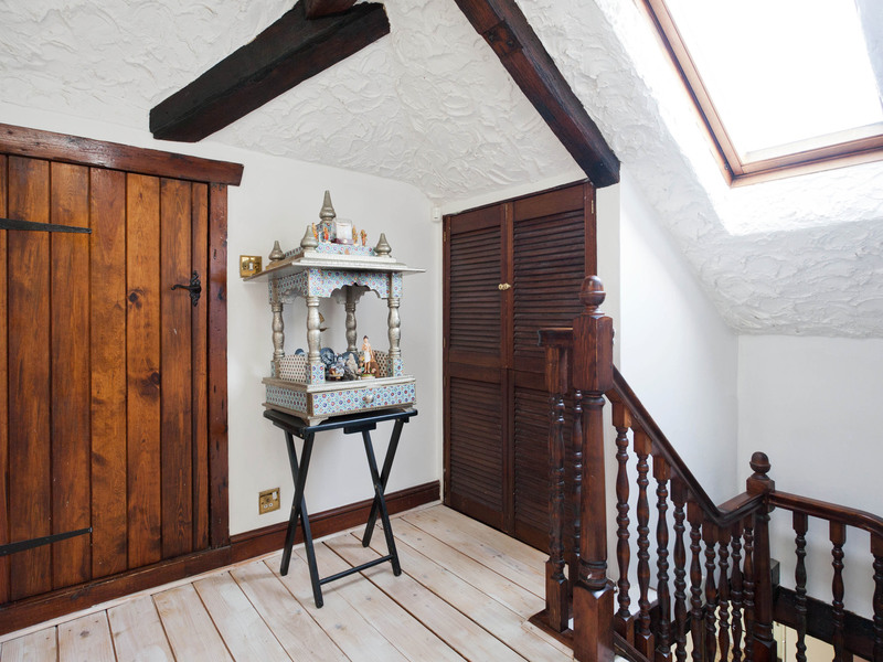 4 bed House - Detached For Sale in Purley, Surrey - 3
