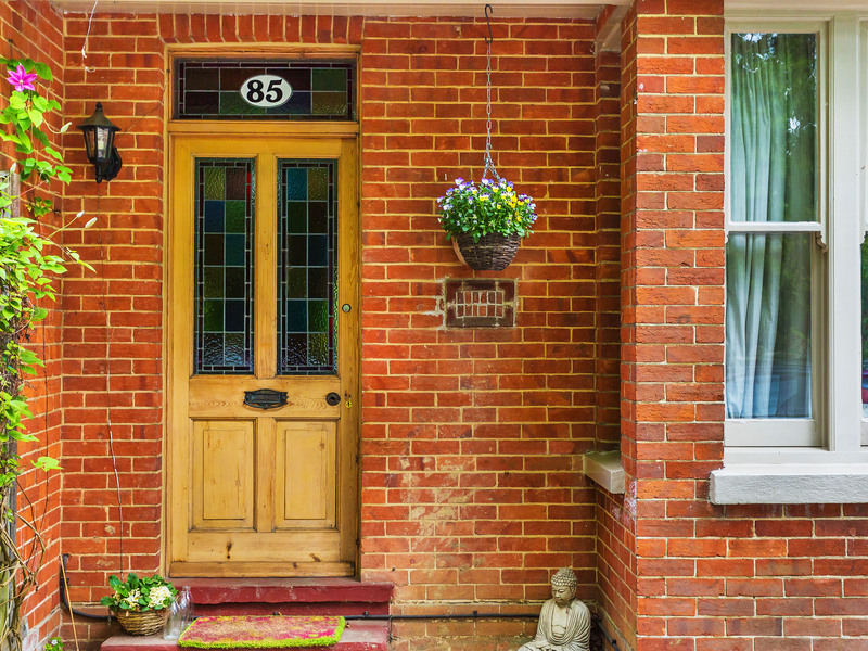 3 bed Cottage For Sale in Horley, Surrey - 2