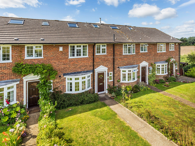 4 bed House - Detached For Sale in Reigate, Surrey