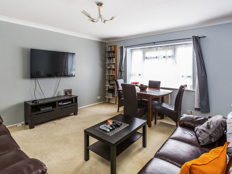 2 bed Apartment For Sale in Caterham, Surrey - 3