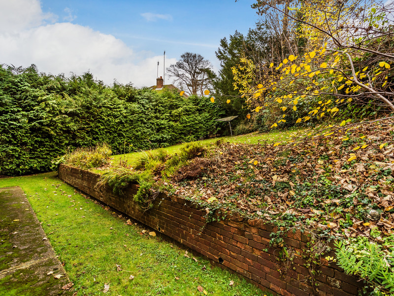 2 bed Apartment For Sale in Caterham, Surrey - 2