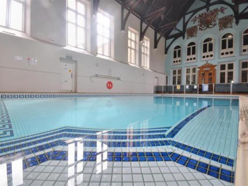 2 bed Apartment For Sale in Redhill, Surrey - 3