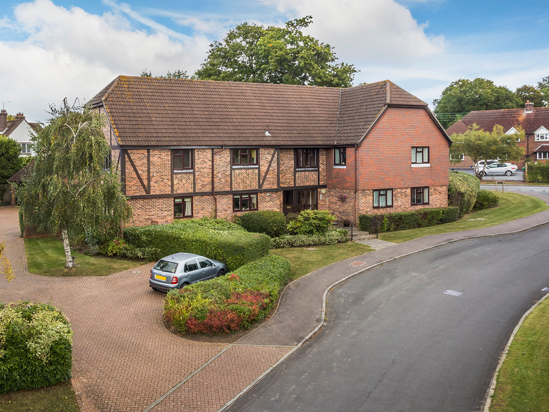 2 bed Apartment For Sale in Pulborough, West Sussex