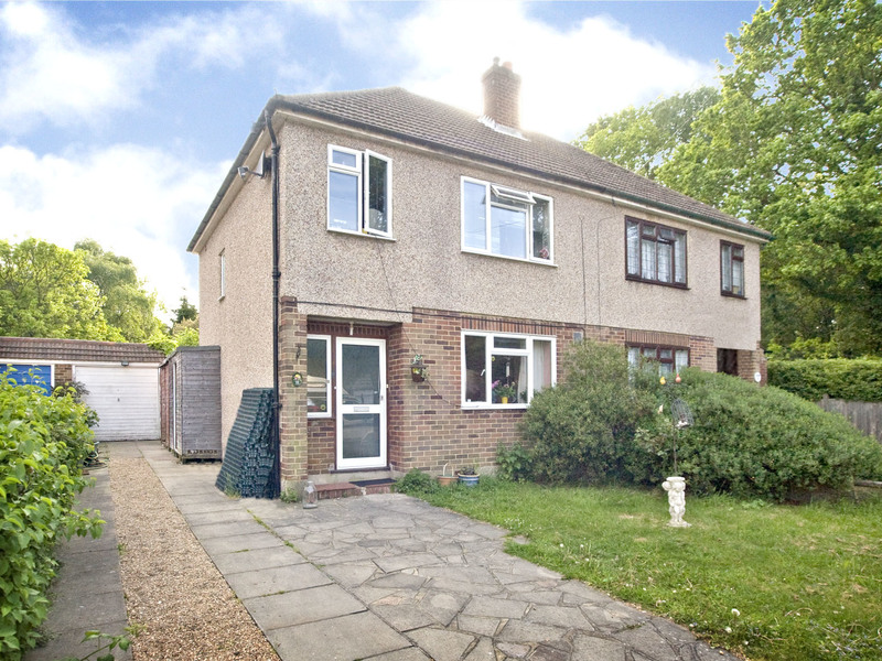 3 bed House - Semi For Sale in Caterham, Surrey