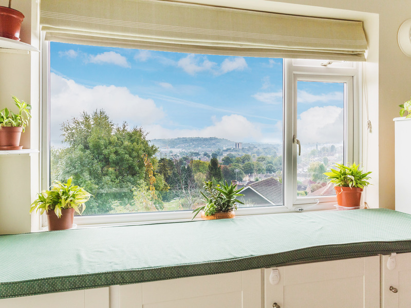 1 bed Apartment For Sale in Reigate, Surrey - 2