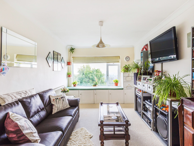 1 bed Apartment For Sale in Reigate, Surrey - 3