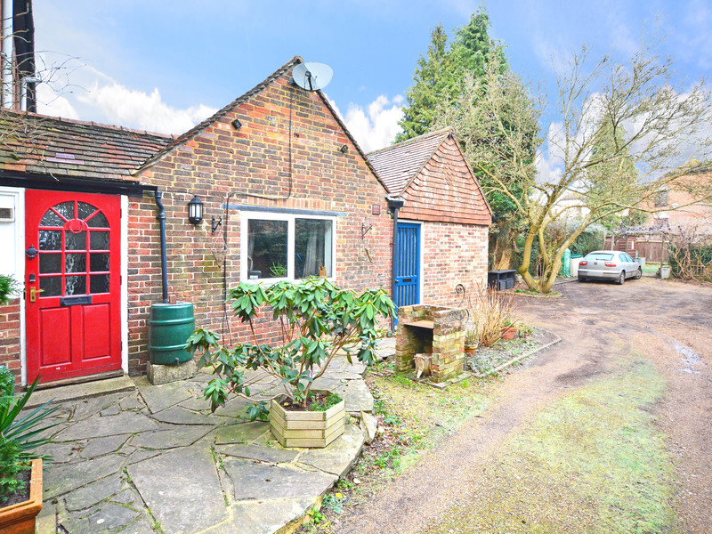 1 bed Apartment For Sale in Billingshurst, West Sussex