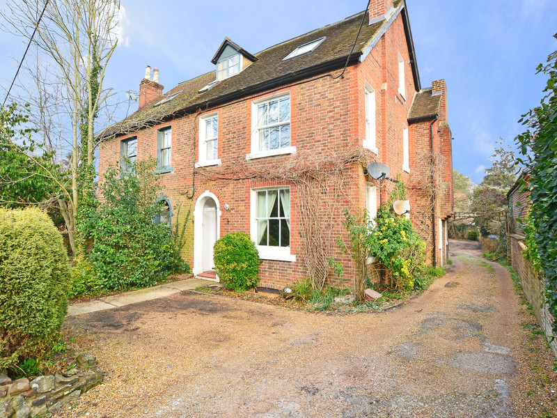 1 bed Apartment For Sale in Billingshurst, West Sussex - 3