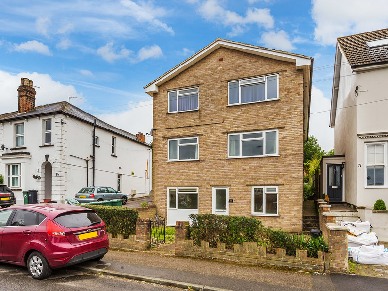 2 bed Apartment For Sale in Redhill, Surrey