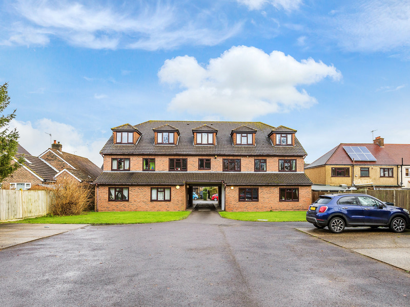 1 bed Apartment For Sale in Redhill, Surrey