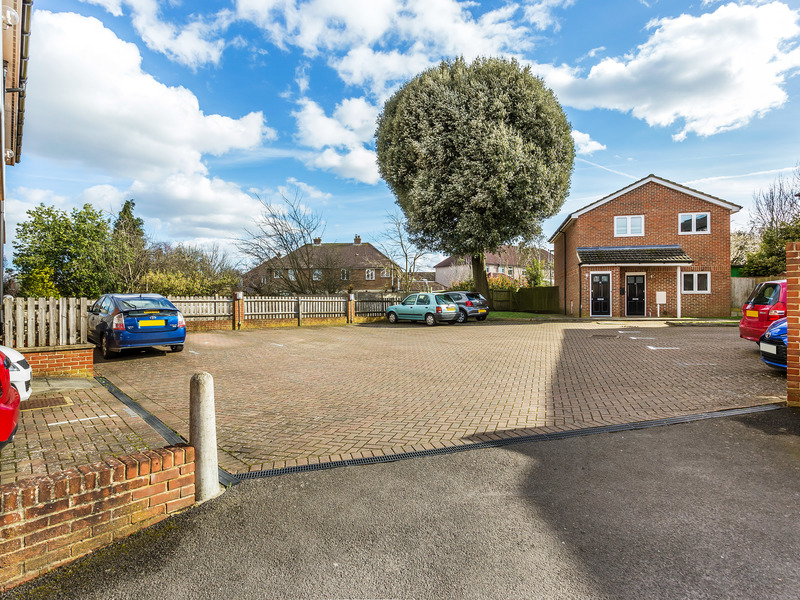 1 bed Apartment For Sale in Caterham, Surrey - 3