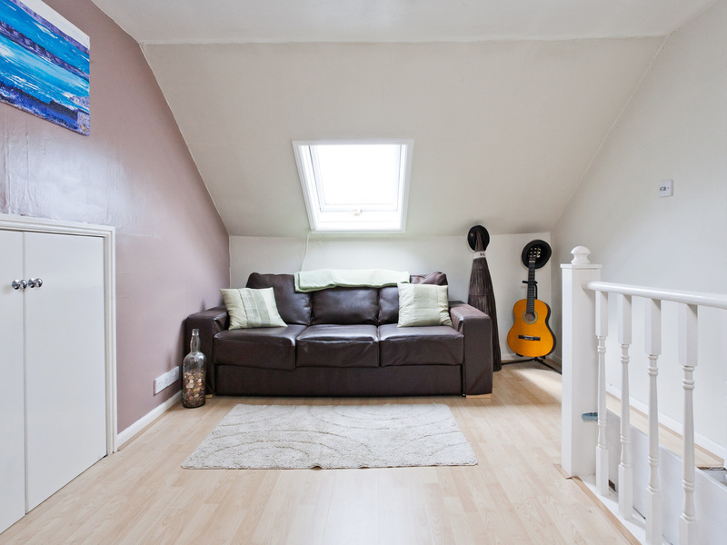 2 bed House - Terrace For Sale in Whyteleafe, Surrey - 3