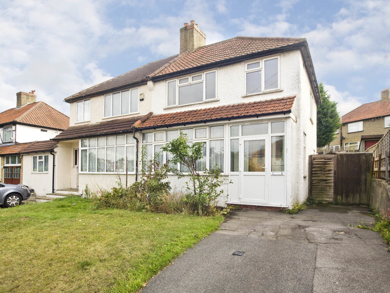 3 bed House - Semi For Sale in Caterham, Surrey