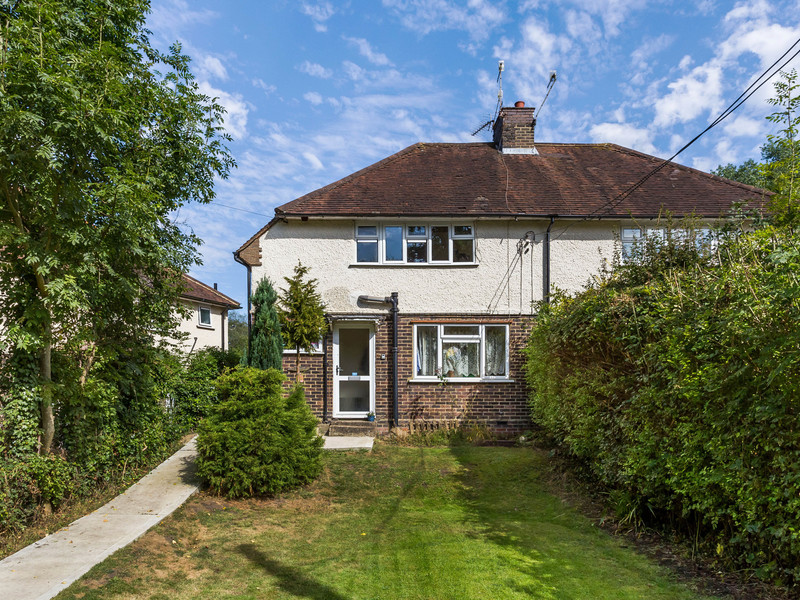 1 bed Apartment For Sale in Betchworth, Surrey
