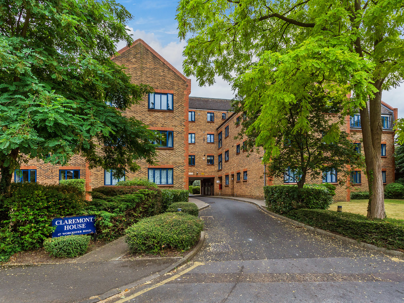 1 bed Apartment For Sale in Sutton, Surrey