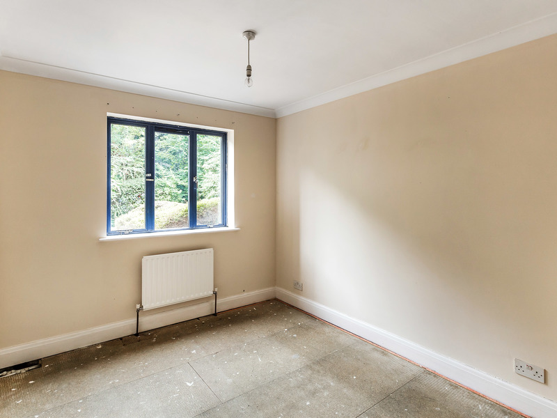1 bed Apartment For Sale in Sutton, Surrey - 3
