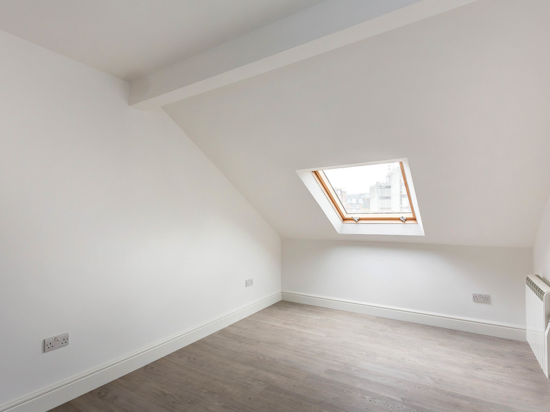 1 bed Apartment For Sale in Redhill, Surrey - 3