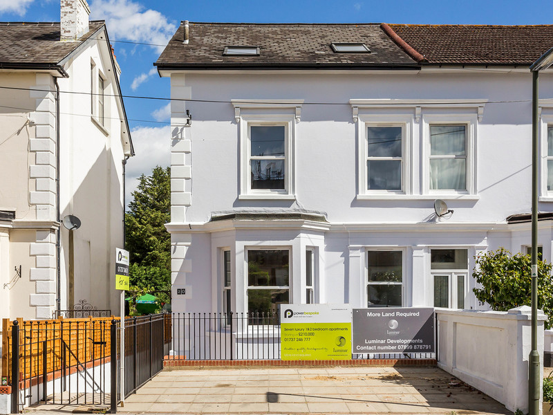 1 bed Apartment For Sale in Redhill, Surrey