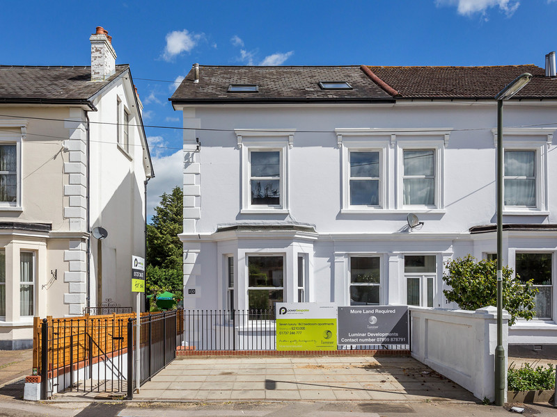1 bed Apartment For Sale in Redhill, Surrey