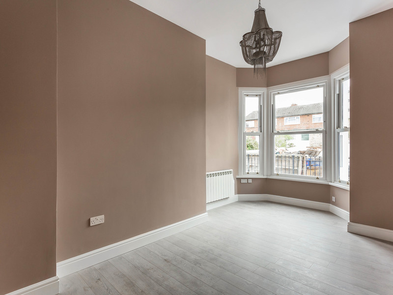 1 bed Apartment For Sale in Redhill, Surrey - 3