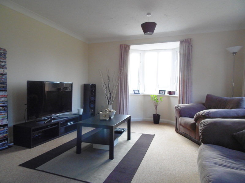 1 bed Apartment For Sale in Redhill, Surrey - 3