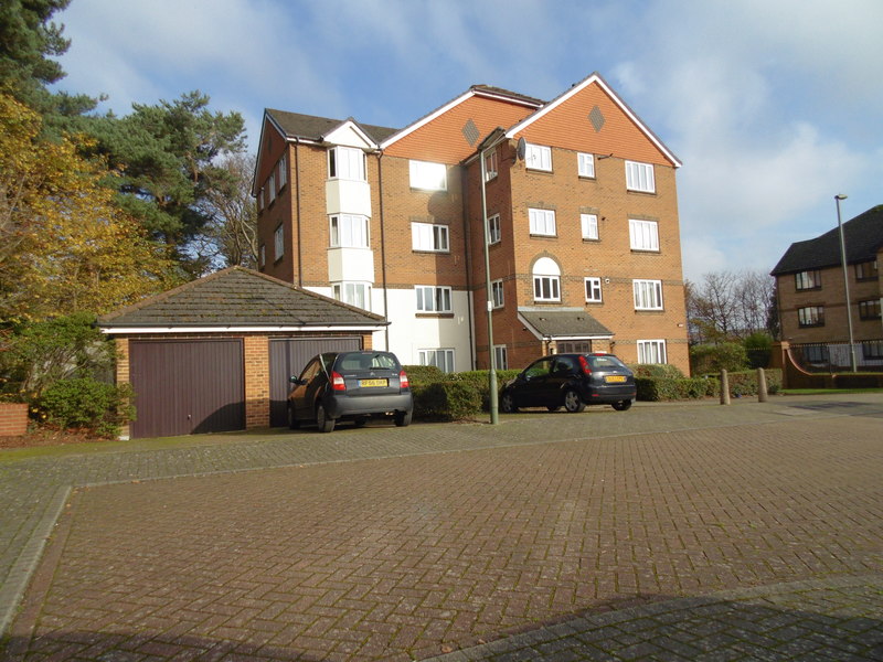 1 bed Apartment For Sale in Redhill, Surrey