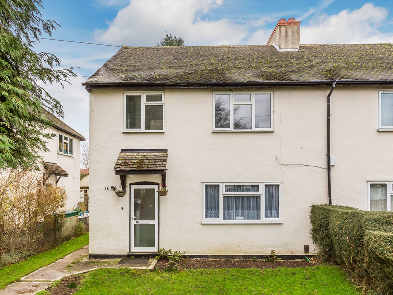 1 bed Apartment For Sale in Warlingham, Surrey