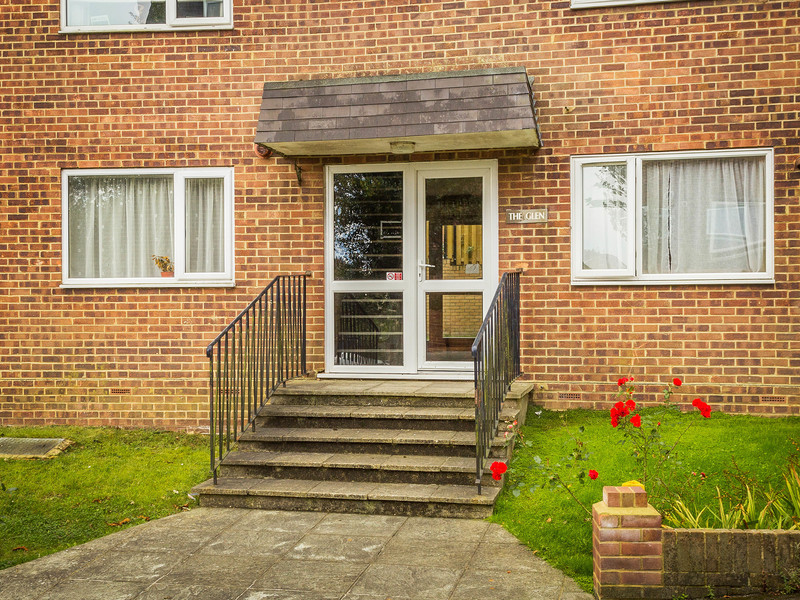 2 bed Apartment For Sale in Redhill, Surrey - 3