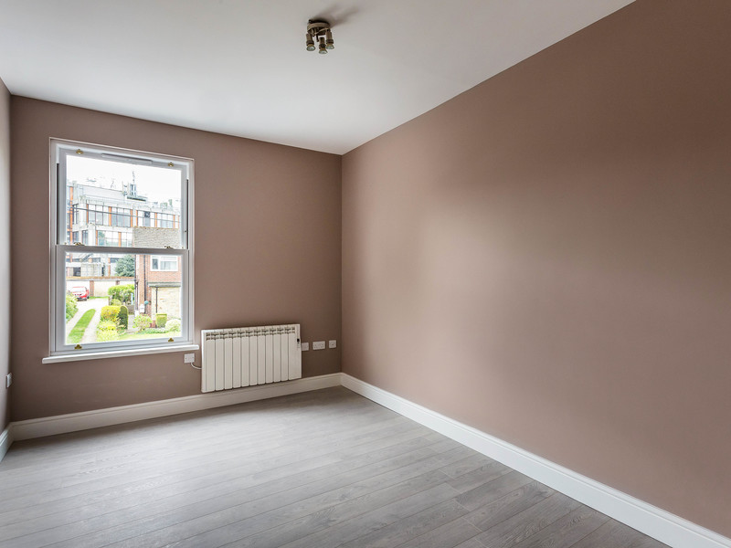 1 bed Apartment For Sale in Redhill, Surrey - 3