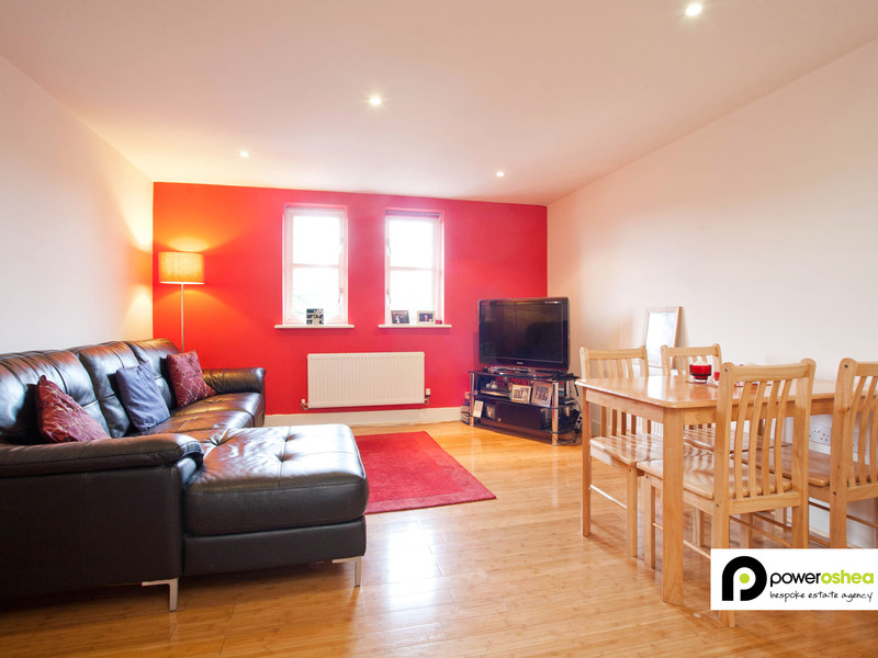 2 bed Apartment For Sale in Redhill, Surrey - 2