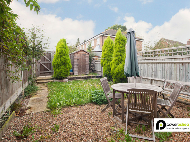 3 bed House - Terrace For Sale in Horley, Surrey - 3