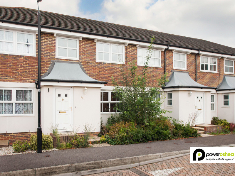 3 bed House - Terrace For Sale in Horley, Surrey