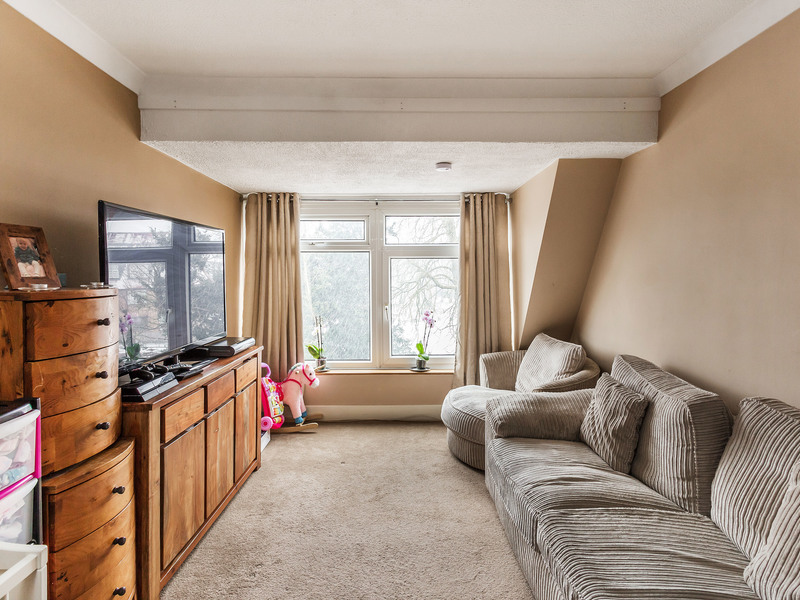 0 bed Studio For Sale in Reigate, Surrey - 3