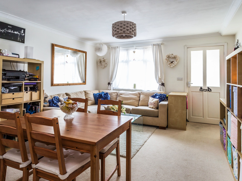 1 bed Apartment For Sale in Carshalton, Surrey - 3