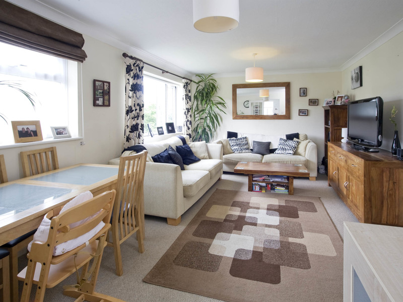 2 bed Apartment For Sale in Caterham, Surrey - 3