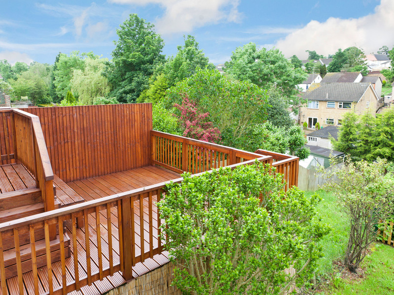 2 Bed Apartment For Sale in Caterham