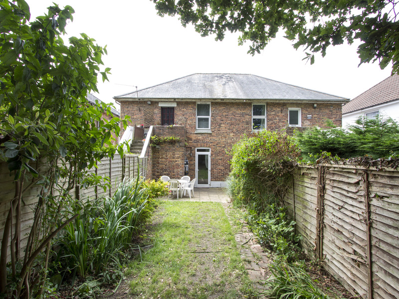 2 bed Apartment For Sale in Poole, Dorset - 3